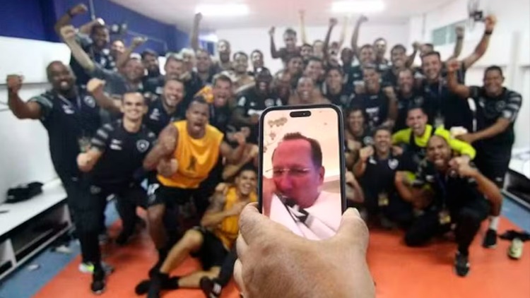 John Textor paga bicho de R$ 1 milhão aos jogadores do Botafogo por vaga na Libertadores