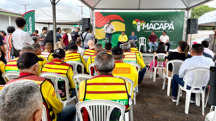 Prefeitura de Macapá entrega capacete de segurança para mototaxistas