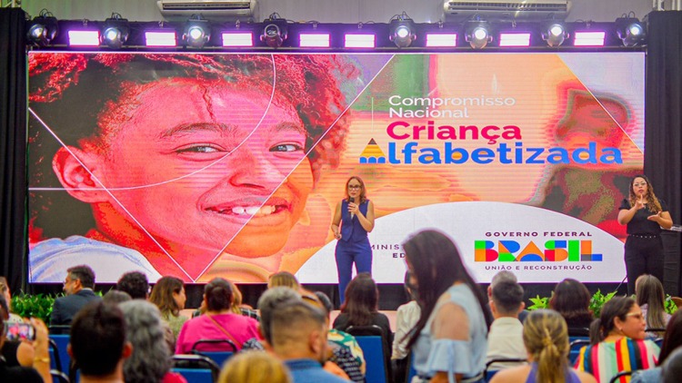 Gestores escolares participam do lançamento do programa FNDE Chegando Junto, em Macapá
