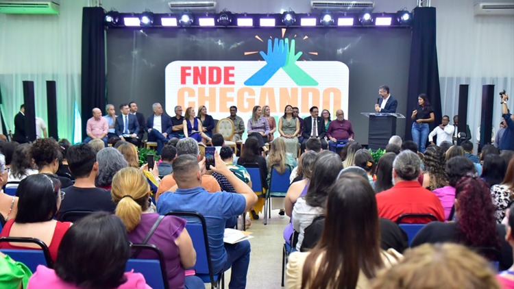 Gestores escolares participam do lançamento do programa FNDE Chegando Junto, em Macapá