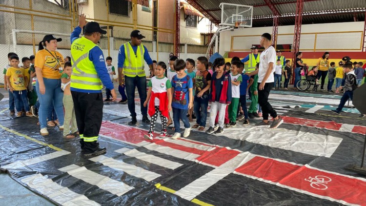 Maio Amarelo: Prefeitura de Macapá instala minicidade de trânsito na Escola de Ensino Fundamental Expedicionário Wilson Malcher