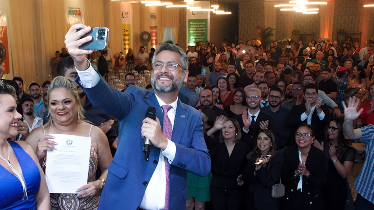 Governo do Estado empossou 110 novos professores, nesta terça-feira, 29.