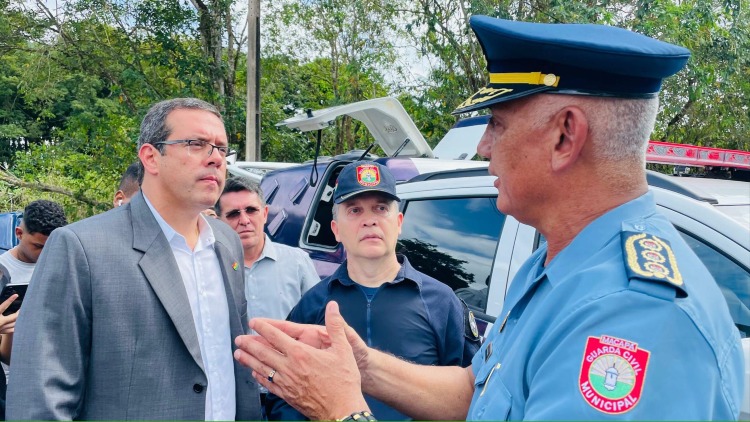 Prefeito de Macapá, Dr. Furlan, entrega três novas viaturas para a Guarda Civil Municipal de Macapá