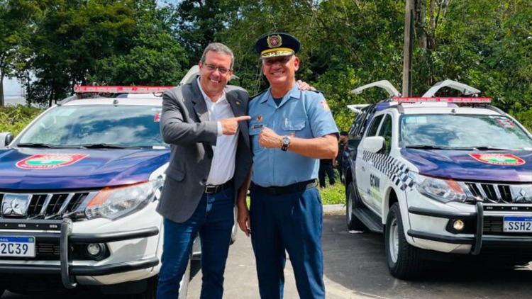 Prefeito de Macapá, Dr. Furlan, entrega três novas viaturas para a Guarda Civil Municipal de Macapá