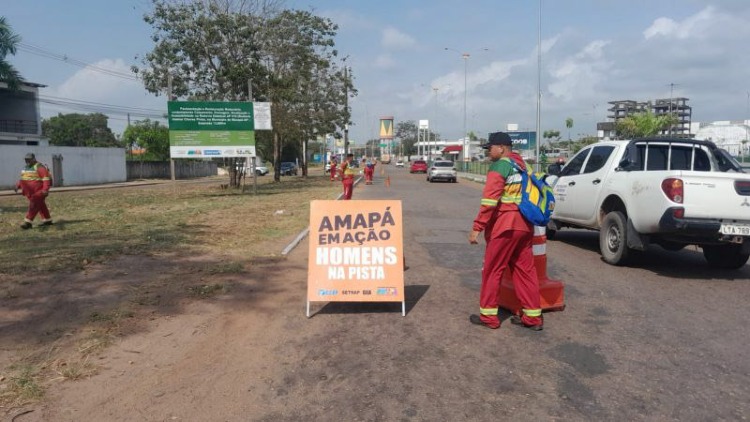 Governo do Amapá realiza roçagem e pintura de canteiros nos 13 quilômetros da Rodovia Josmar Pinto