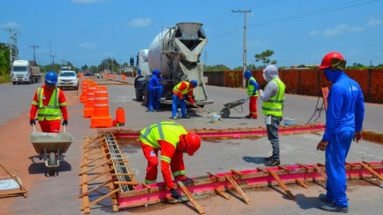 Para dar fluidez ao trânsito, Governo do Estado cria via paralela em trecho da Rodovia Duca Serra, em Macapá