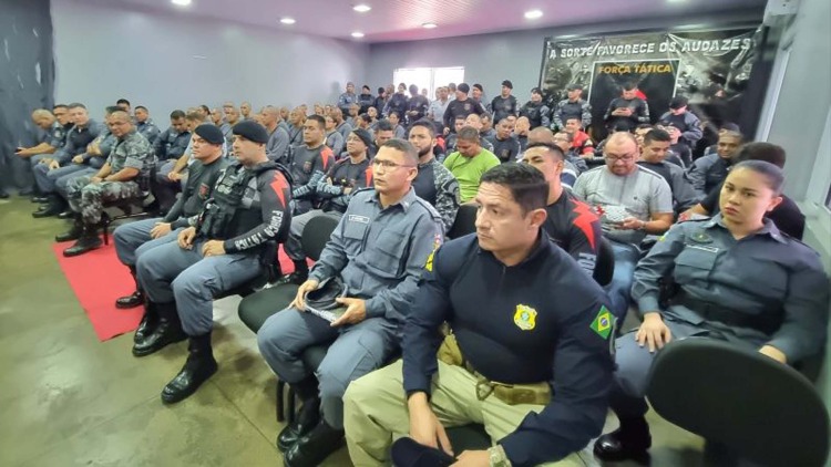 Governo do Amapá promove aula inaugural do 5º Curso de Força Tática e homenageia veteranos