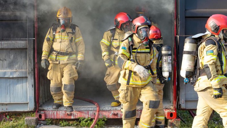 Corpo de Bombeiros do Amapá realiza simulação de incêndio com participação da imprensa, em Santana