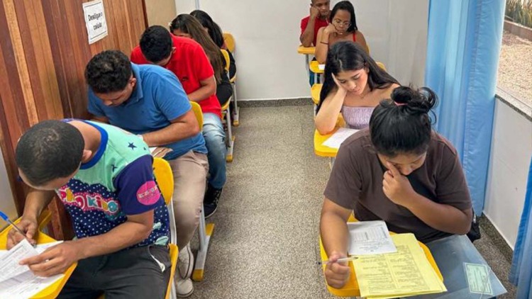 GEA lança banca itinerante para avaliar jovens e certificar conclusão do ensino médio ou fundamental