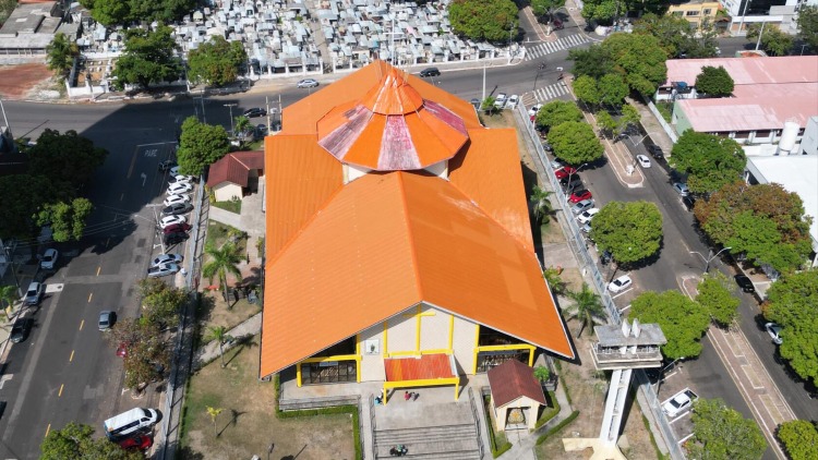 Novo telhado à Catedral São José