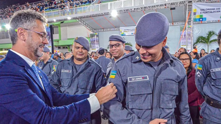'É a maior promoção de militares da história do Amapá', destaca governador Clécio Luís ao ascender 852 policiais e fortalecer Segurança Pública