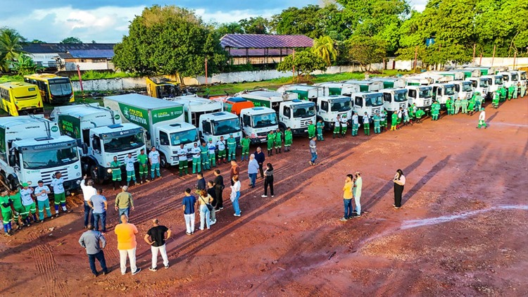 Prefeitura de Macapá amplia coleta de lixo com reforço na frota de caminhões e equipes de limpeza
