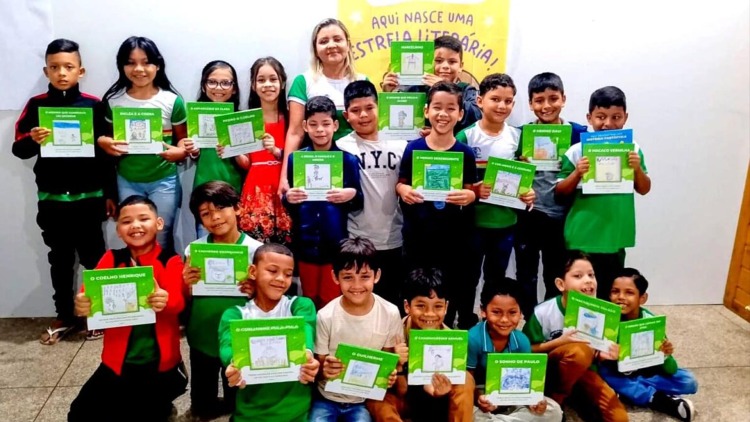 Estudantes da Escola Municipal Elita Nunes lançam livros neste sábado (16), em Macapá