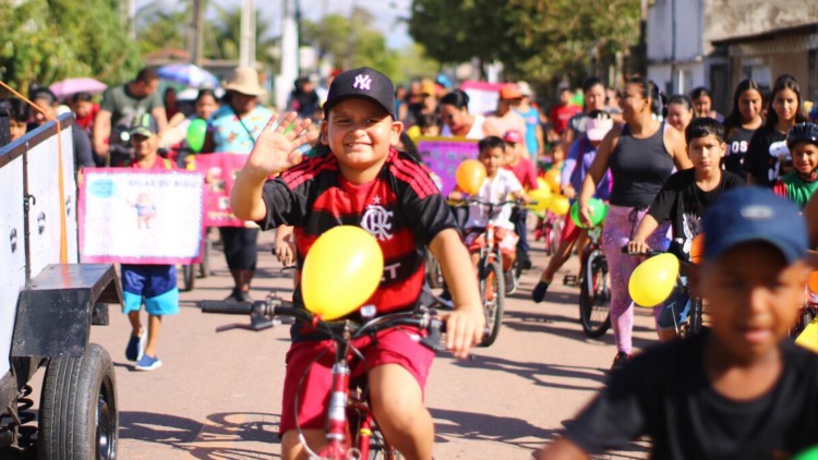 Mais de 600 pessoas participam do 1º Passeio Ciclístico do Centro de Educação Professor Bigú
