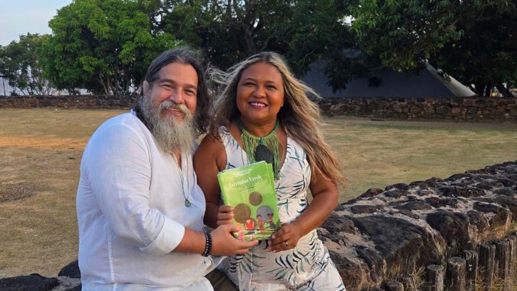 Professores lançam livro infantil na Folia Literária Internacional do Amapá