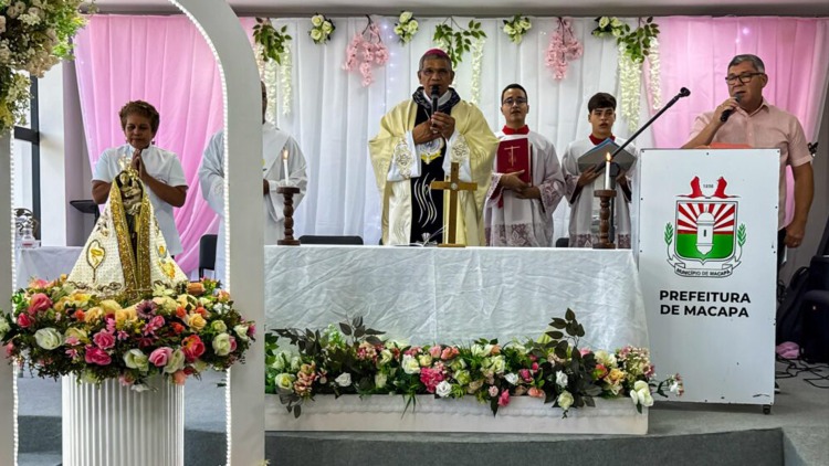 Nossa Senhora de Nazaré emociona servidores na Prefeitura de Macapá