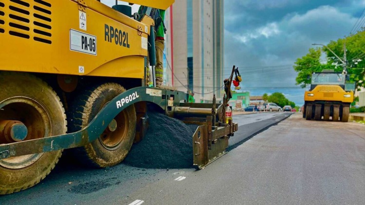 Recapeamento asfáltico no bairro Santa Rita