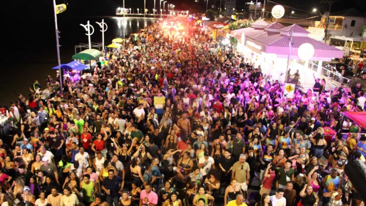 Ara ketu une gerações e abre o Orla Folia 2026 com energia contagiante na orla de Macapá