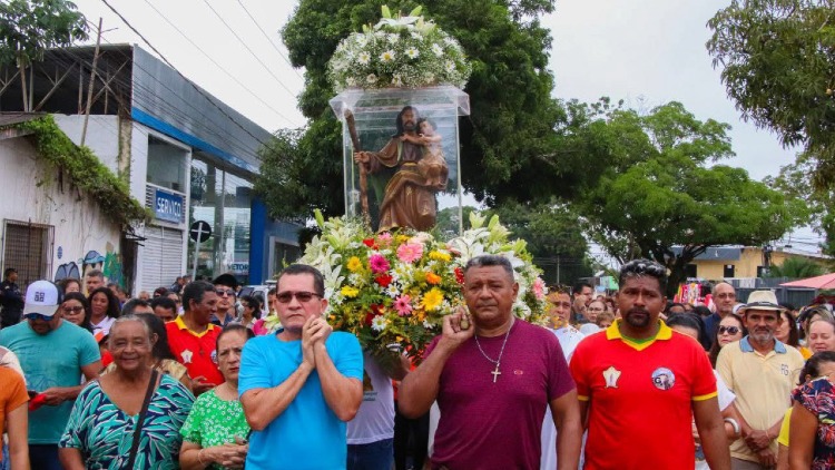 Fiéis celebram São José com programação religiosa e procissão pelas ruas de Macapá