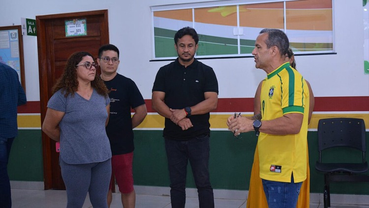 Prefeito Pedro DaLua realiza visita técnica na Escola Goiás