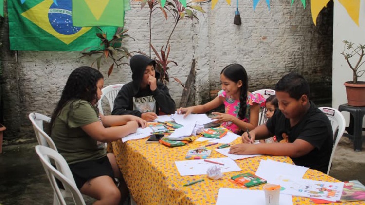 Ponto de Leitura Biblioteca Zeniude Pereira amplia acesso gratuito à literatura e promove ações culturais em Macapá
