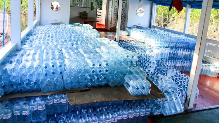 SOS Bailique: Prefeitura de Macapá envia 117 mil litros de água potável às comunidades