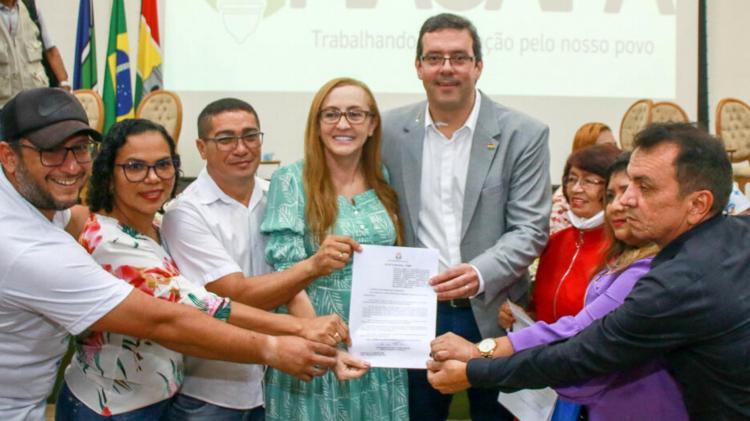 Dr. Furlan sanciona lei que garante reajuste para mais de 13 mil servidores municipais de Macapá