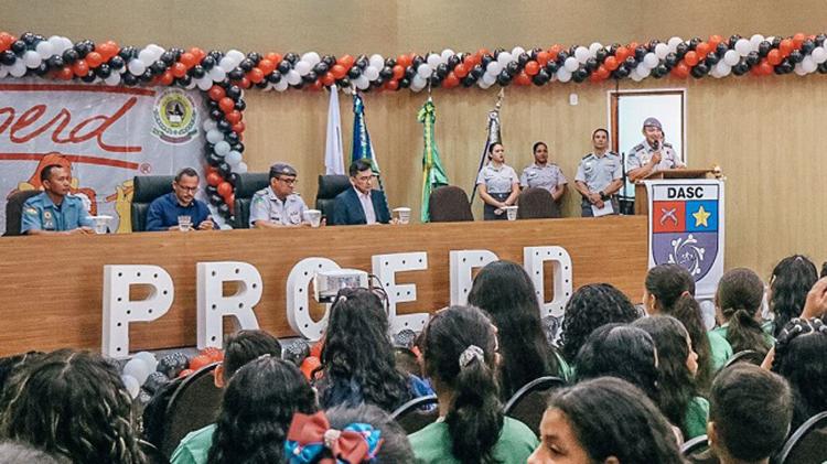 Proerd: Governo do Amapá celebra formatura de mais de 250 alunos em programa de resistência às drogas e a violência
