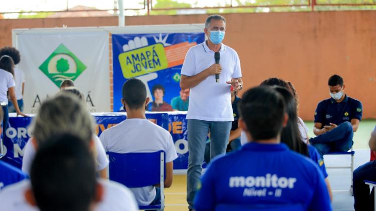 Waldez destaca fortalecimento do Amapá Jovem em roda de conversa com monitores