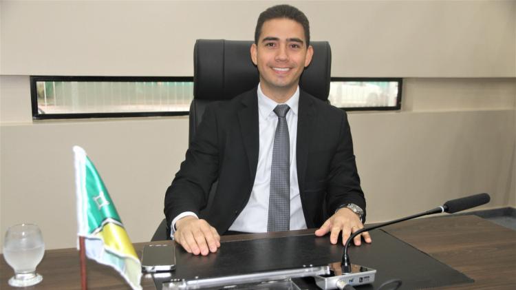 Lorran Barreto indica aquisição de veículo para transporte de agricultores do Pacuí