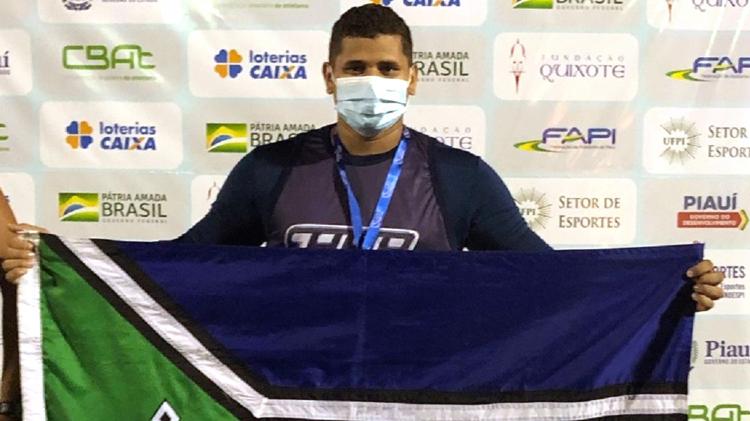 Atleta beneficiado pelo Bolsa Esporte conquista ouro e se torna top 12 de lançamento de disco