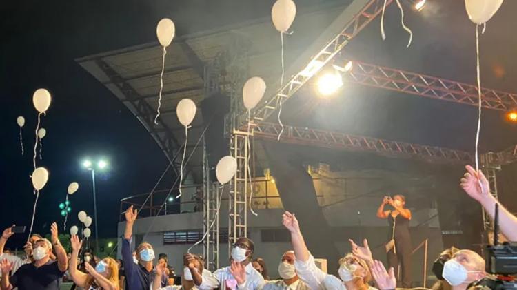 Orações e emoção marcaram Culto Ecumênico em homenagem às vítimas da Covid-19
