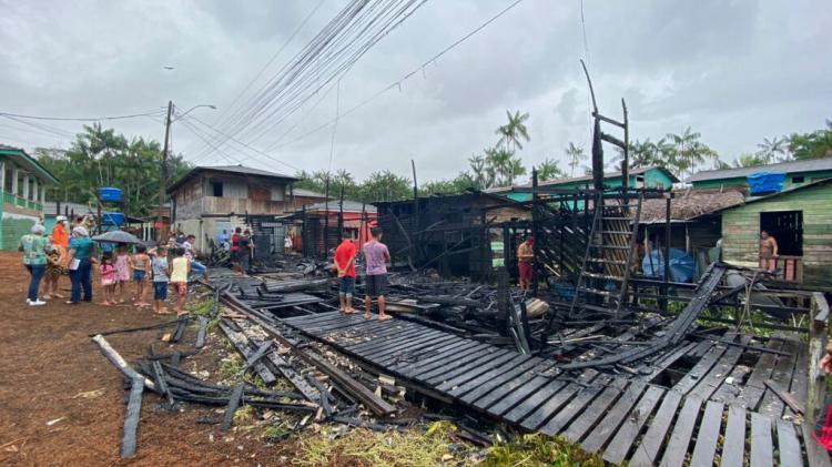 ‘Só penso em recomeçar a vida’, diz vítima de incêndio atendida pela Prefeitura de Macapá
