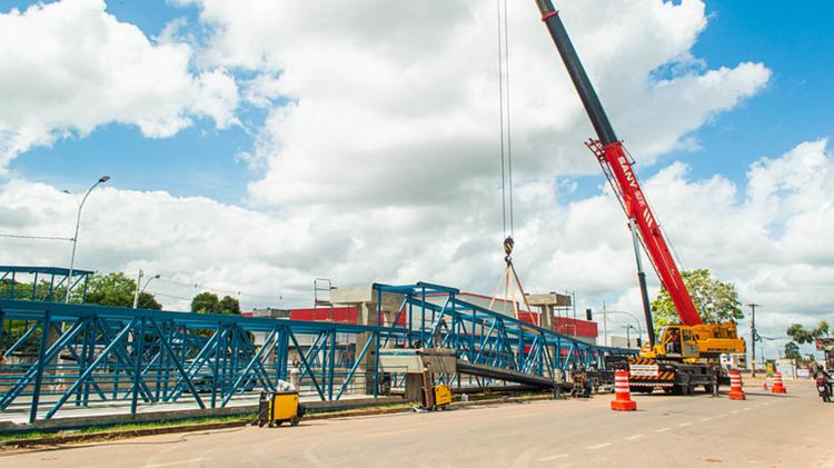 Governo do Amapá inicia construção de passarelas de pedestres na Duca Serra