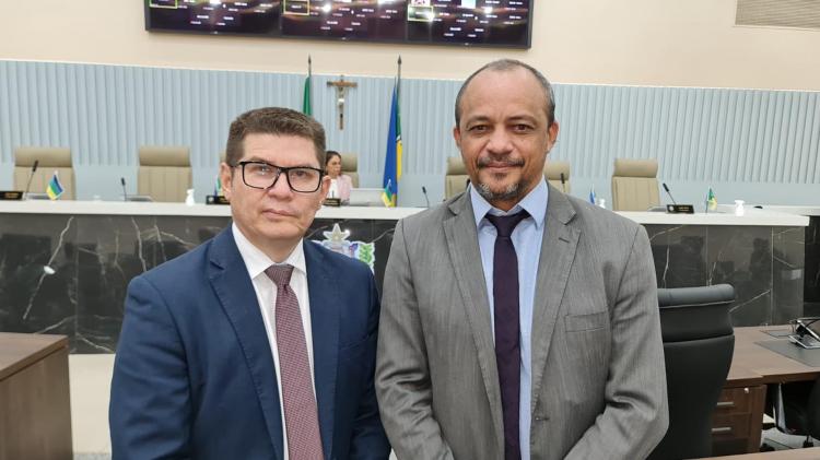 Deputado Jory Oeiras deseja boas-vindas ao recém-empossado deputado Errinelson Vieira