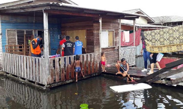 Governo do Amapá presta assistência para famílias atingidas por alagamentos em Laranjal do Jari