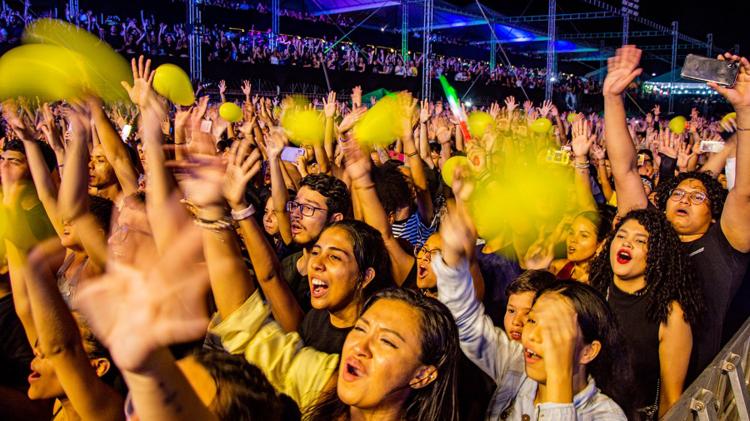 Dia de Rock: banda NX Zero atrai mais de 200 mil pessoas