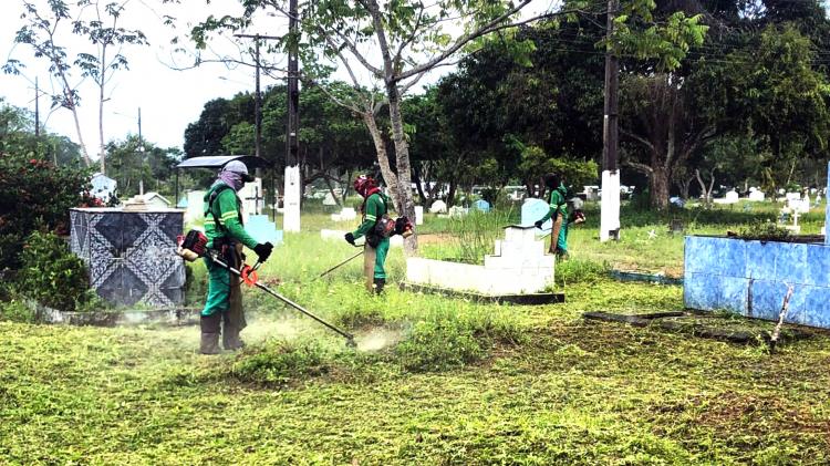 Prefeitura de Macapá reforça limpeza dos cemitérios para visitação no Dia dos Pais