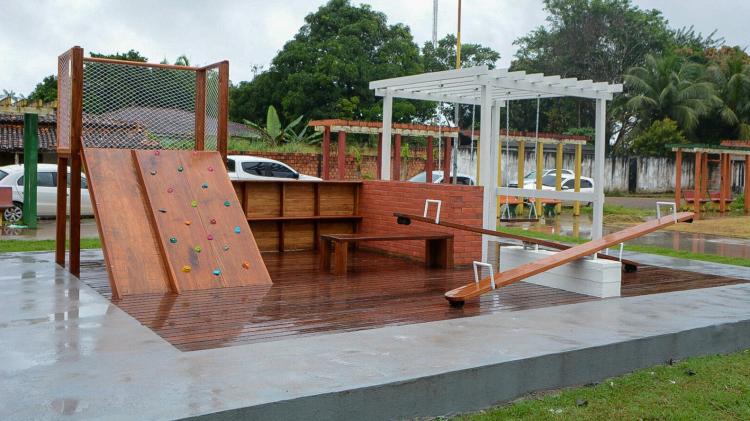 Prefeitura de Macapá inaugura parquinho infantil no bairro Chefe Clodoaldo