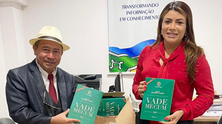 Escola do Legislativo recebe nova remessa de exemplares de Vade Mecum atualizados