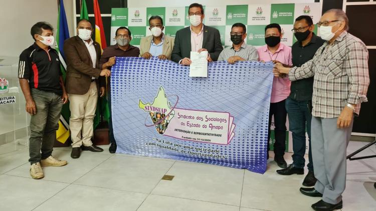 Sancionada lei que estabelece o Dia Municipal do Sociólogo, de autoria do vereador Nelson Souza