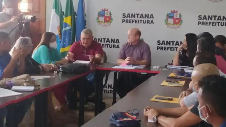 Prefeitura de Santana concede 11% de reajuste salarial para todos os servidores do município