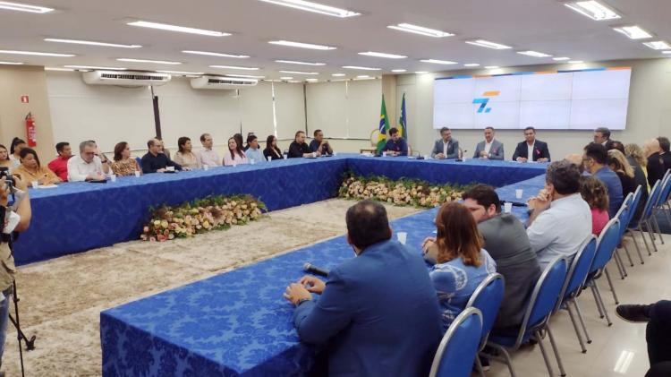 Apresentação dos membros das equipes de transição