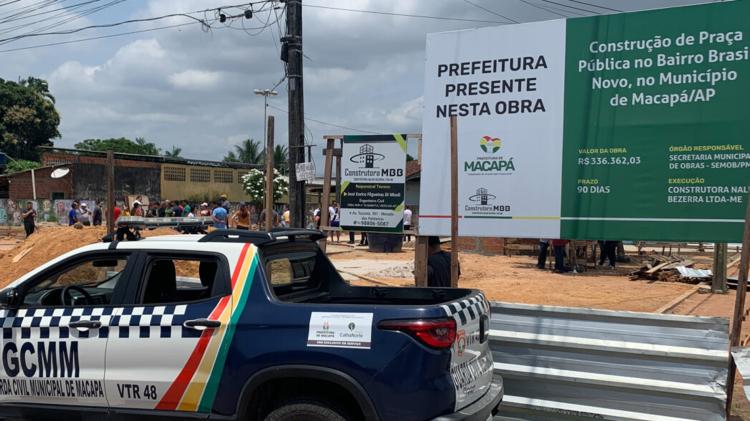 Dr. Furlan assina Ordem de Serviço para construção de passarela em bairro da Zona Sul e realiza visitas técnicas em obras