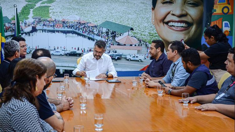 Governador Clécio Luís assina decreto com diretrizes para acelerar o processo de regularização fundiária no Amapá