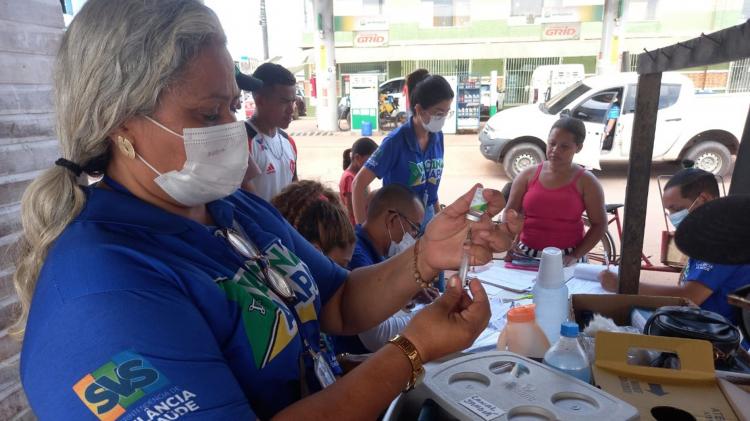 Estratégia garante aplicação de mais de 2 mil doses de vacina nos portos de Macapá e Santana