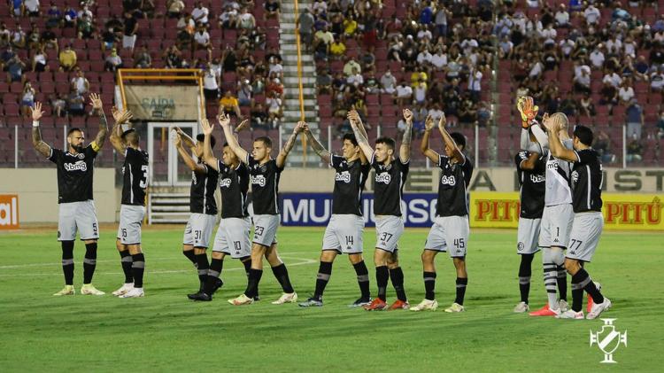 Bons 20 minutos bastam para o Vasco, que entra na briga do acesso e vê jovens em ascensão com Diniz