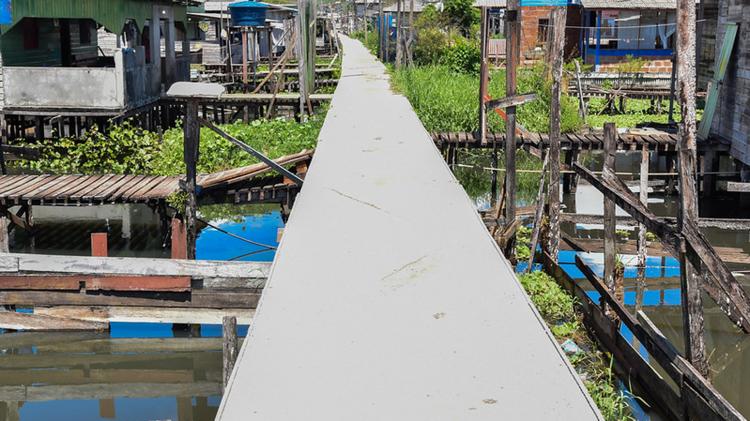 Em tradicional agenda de domingo, Prefeito Dr. Furlan entrega passarelas revitalizadas na Zona Sul de Macapá