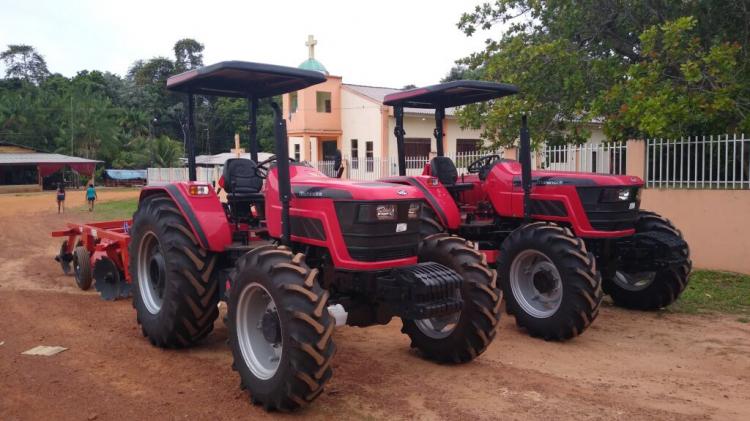 Prefeitura entrega maquinários agrícolas no distrito do Santo Antônio da Pedreira