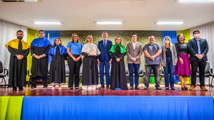 Kátia Paulino é empossada como reitora da Universidade do Estado do Amapá